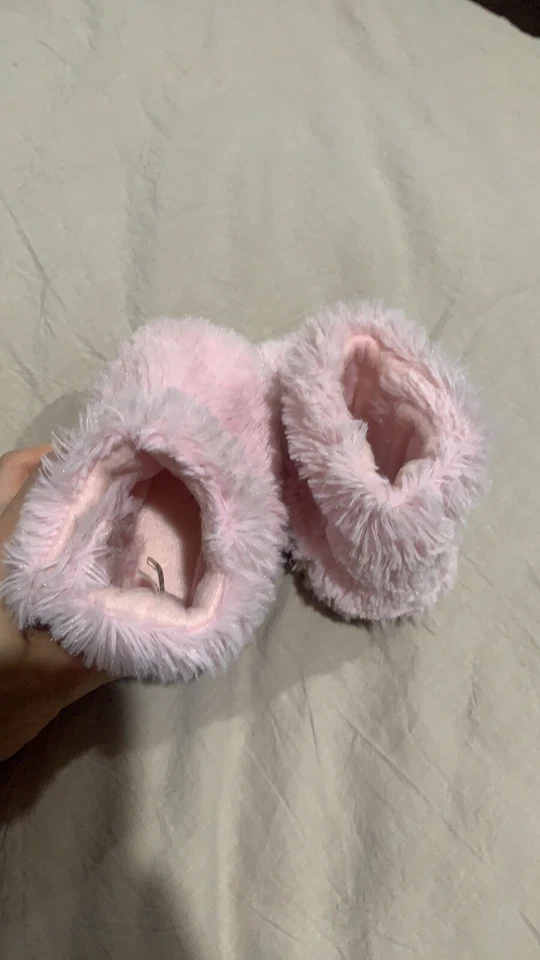Chinelos de pele sintética bebê menina tamanho 4-5, usados uma vez - Imagem 4 de 4