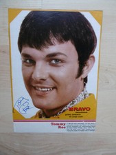Tommy Roe singer autograph signed 18x26 cm magazine image