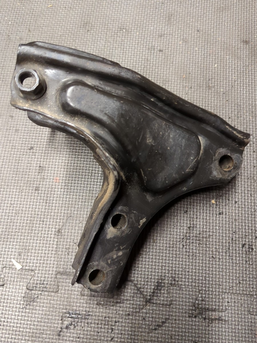 OEM 96-00 Honda Civic Manual Transmission Rear T Bracket D16 MT EK