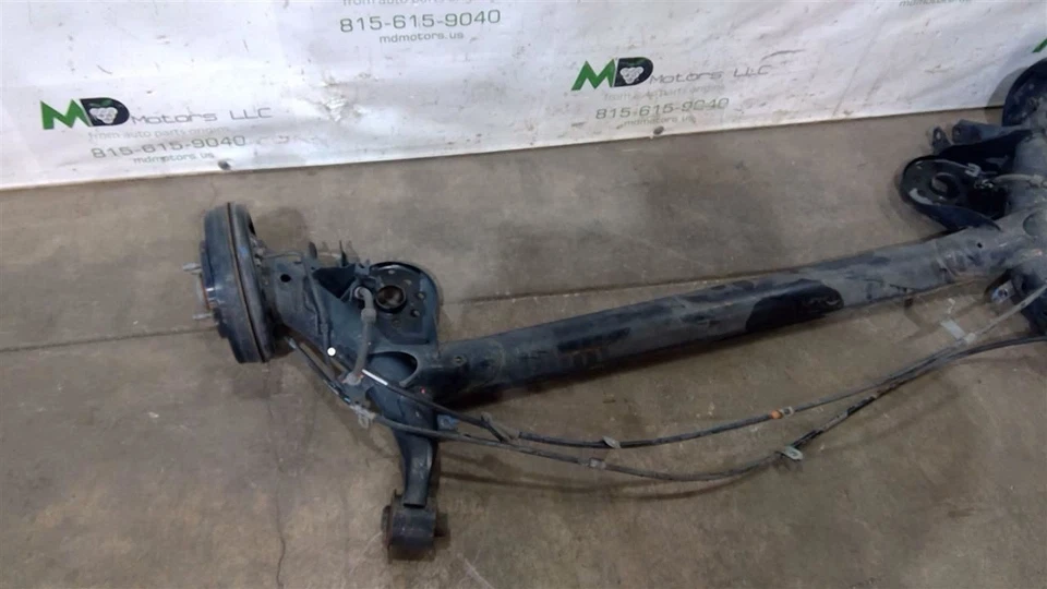 Conjunto de viga de eje de suspensión trasera Mitsubishi Mirage 2017-2023 OEM 4120A273 Foto 2 de 4