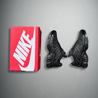 Nike Air Max Plus Herren Sneaker Schwarz EU 43 Mesh Low Top Neu mit Karton