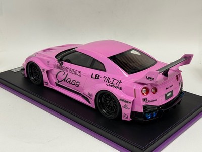 1/12 scale IVY model of the Nissan R35 GT-RR Pink Liberty walk