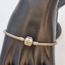 Pandora Moments T-Bar Schlangenkette Armband Sterlingsilber plus Sterling Charm