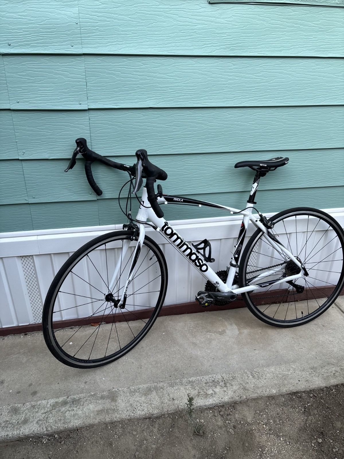Tommaso Imola Road Bike - 54" equipped with Shimano Claris R