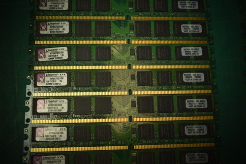 43GB ( 14x2GB and 15x1GB) KTD-8400B/2G DDR2 667 low profile desktop PC2-5300U - Picture 4 of 8