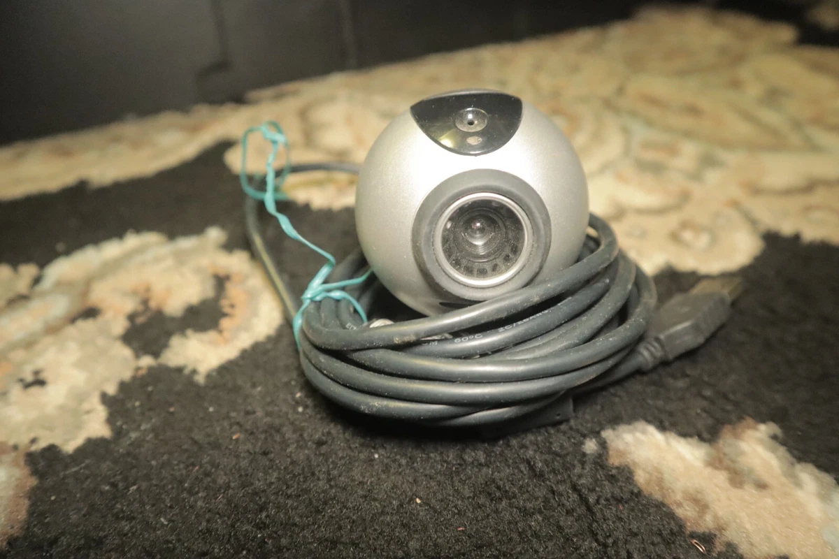 Logitech QuickCam Pro 4000 Web Cam 1.3MP Live Video Calling Video