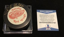 Sid Abel Signed Detroit Red Wings Official Game Puck Beckett COA G77927