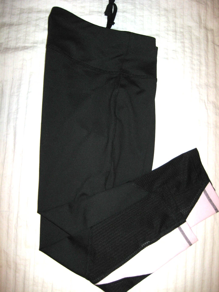 Fila Women's Fitness / Yoga Capri Pants ~ Sz. M ~ NWT - Image 3 of 4
