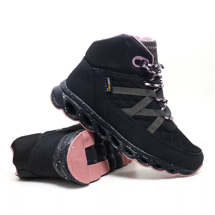Long lasting top hiking boots