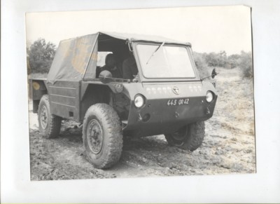 Nr.10759 / Foto Militärfahrzeug Bison 4x4 1970 ?