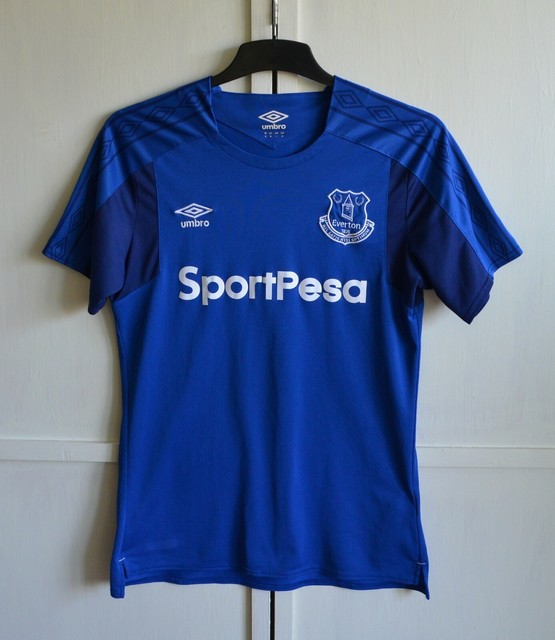 everton home kit