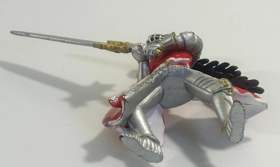 Figura con espada PAPO Era Medieval Rojo y Blanco Dragón Rey Caballero 2014 Foto 3 de 4