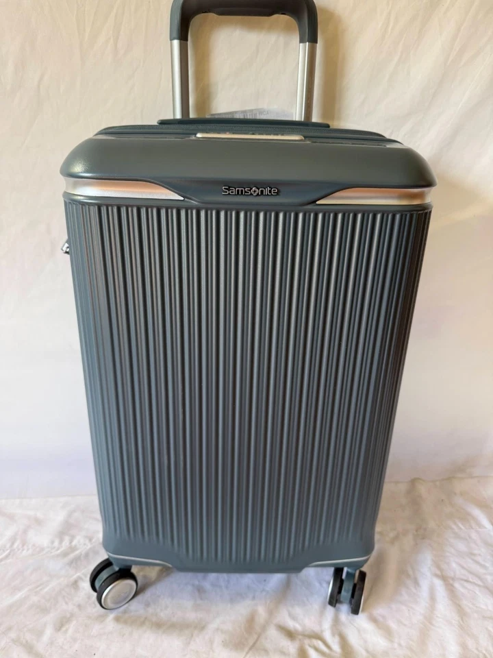 $598 Samsonite Silhouette 18 21" Carry-On Expandable Hard Spinner Luggage Blue - Image 3 of 4