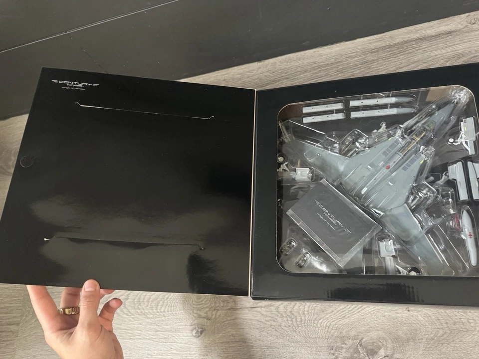 NUEVO 001614 Century Wings F-14B Tomcat 1/72 Modelo AB102 USN VF-102 Diamondbacks Foto 3 de 4