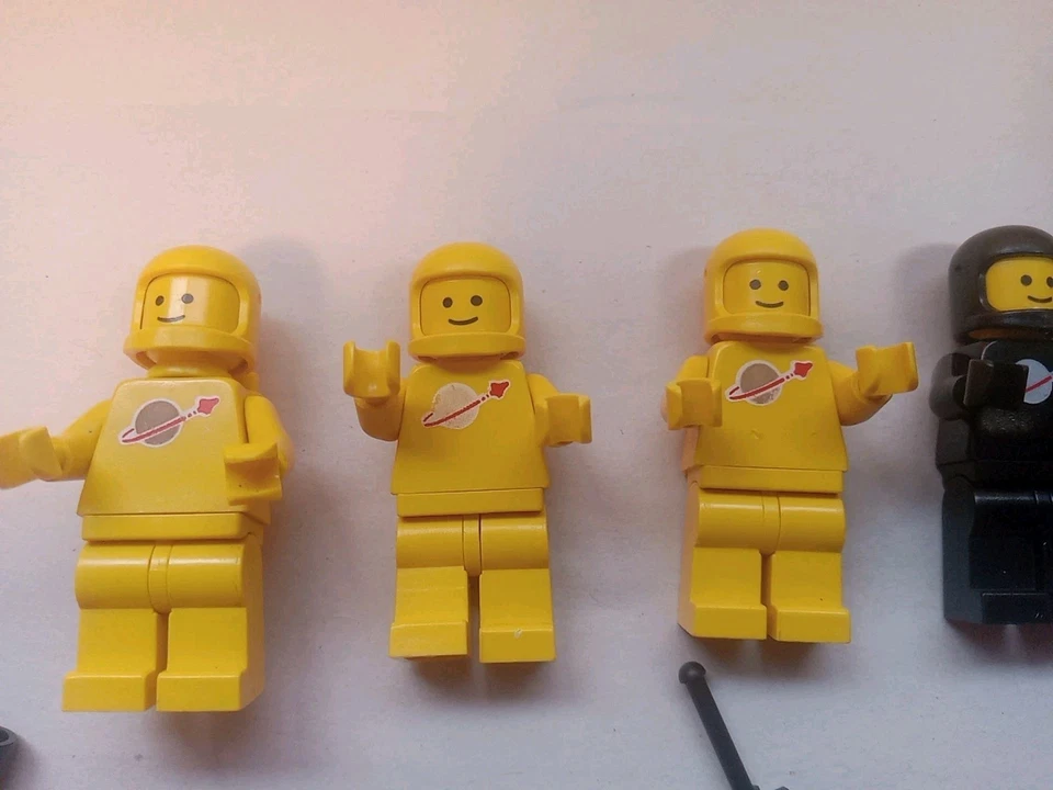 Lote de 6 Minifiguras LEGO Espaciales de Colección Rojo Amarillo Blacktron Piezas Impresas + +  Foto 4 de 4
