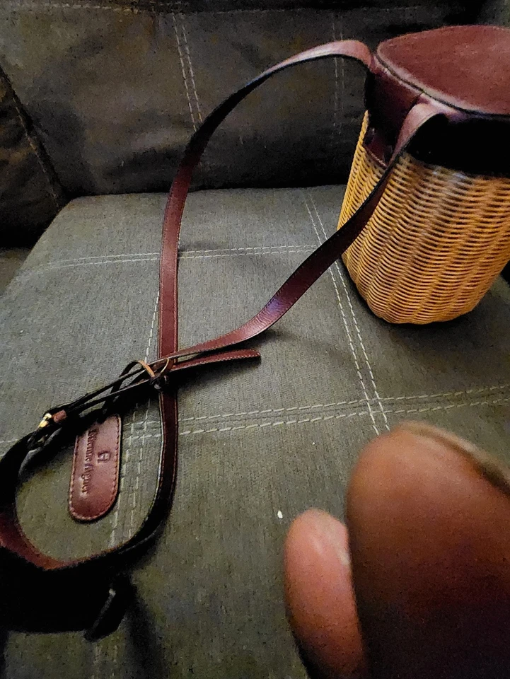 Bolsa tiracolo vintage anos 70 anos 80 ETIENNE AIGNER vime vime rattan couro borgonha RARA - Imagem 2 de 4