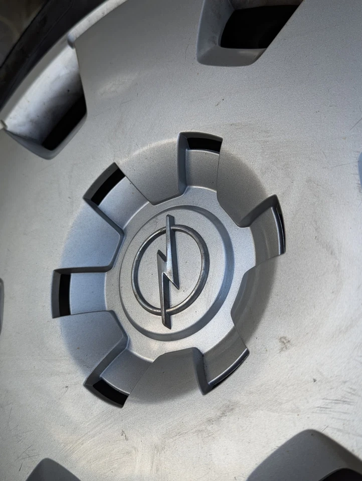 neuwertige Winterreifen auf Stahlfelgen Barum Polaris 5        205-55-R16        - Bild 4 von 4