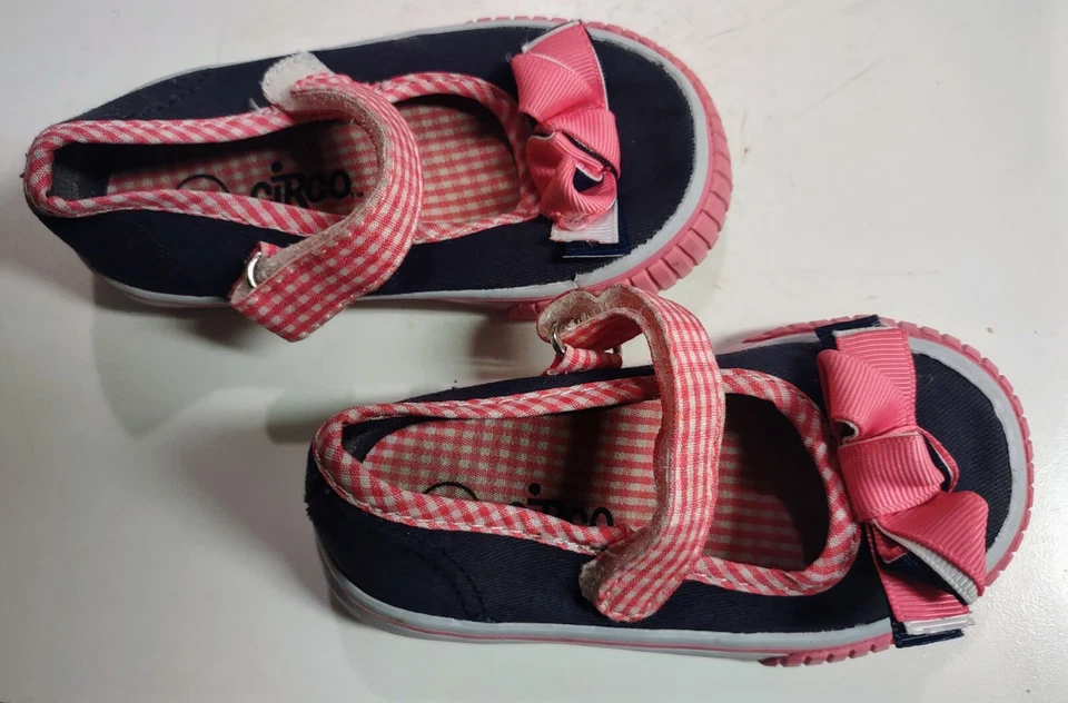 Marca Circo ~ Niño pequeño talla 5 ~ Diseño azul marino, rosa y lunares ~ Cierre de bucle Foto 4 de 4