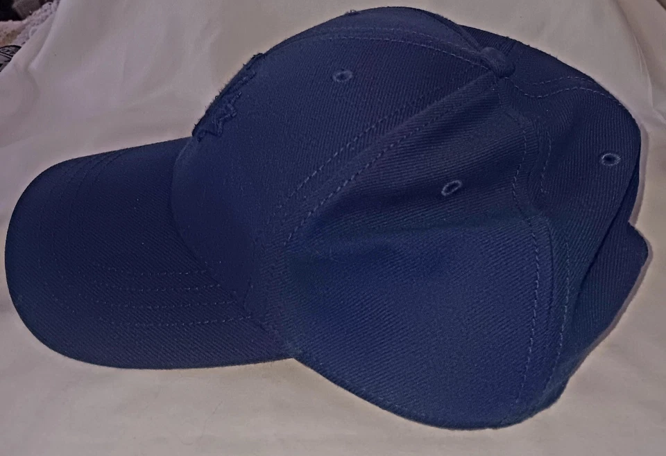 Sombrero canadiense de raíces de hoja de arce Foto 4 de 4