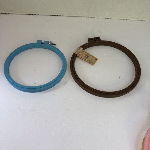 7 Embroidery hoops Wooden Plastic 3" 4" 5" 6" Round - Picture 4 of 4