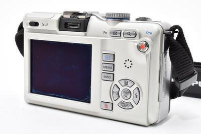 【ショット数290回】OLYMPUS E-PL1 シャンパンゴールド カメラ Olympus PEN E-PL1 Champagne Gold Digital Camera Body only Tested w