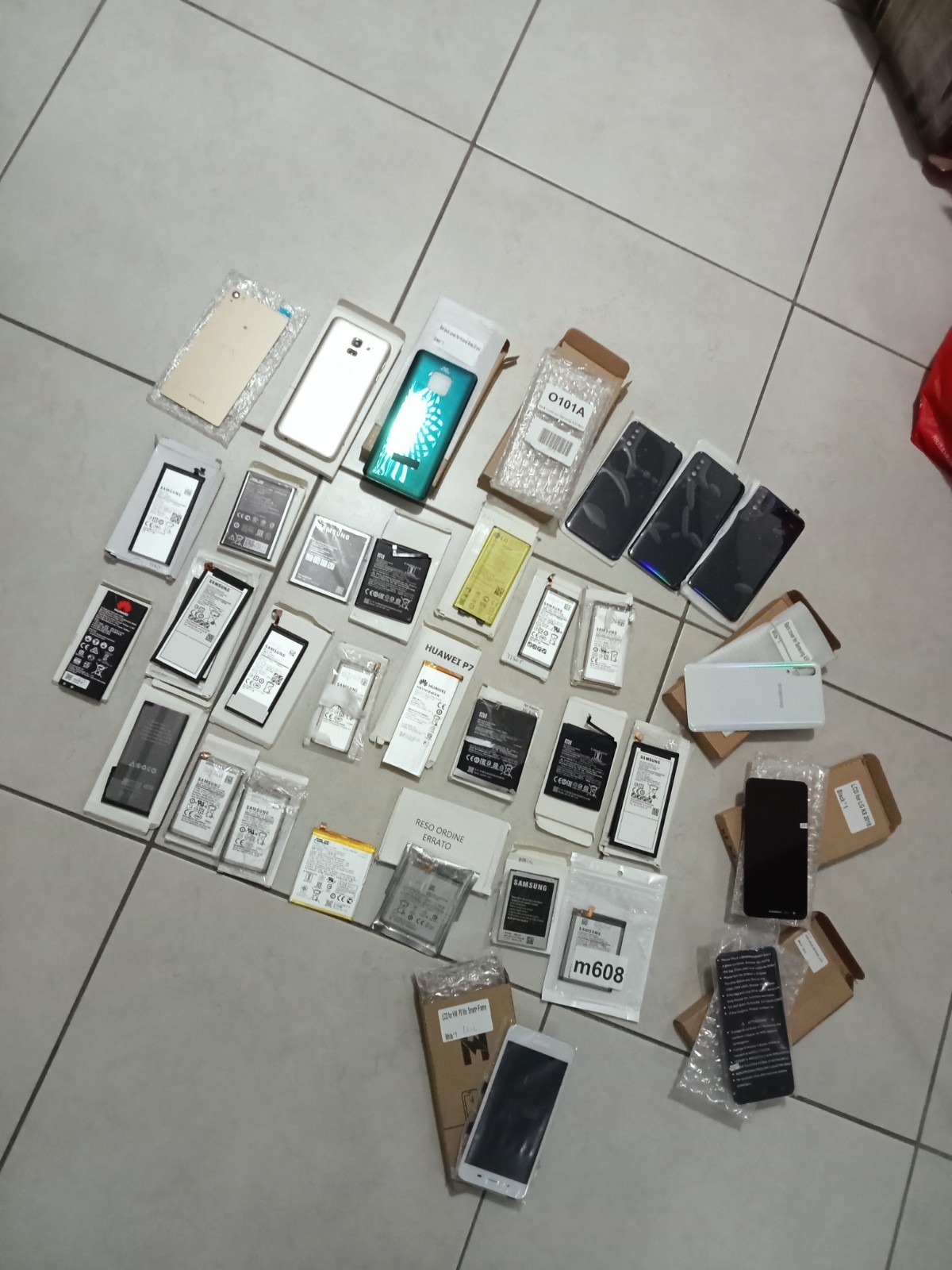 Foto 1 di 24