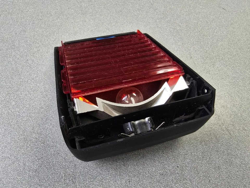 MUY BONITO USADO ORIGINAL GENUINO PORSCHE 911 CARRERA TERCERA LUZ DE FRENO CONJUNTO #3 Foto 4 de 4