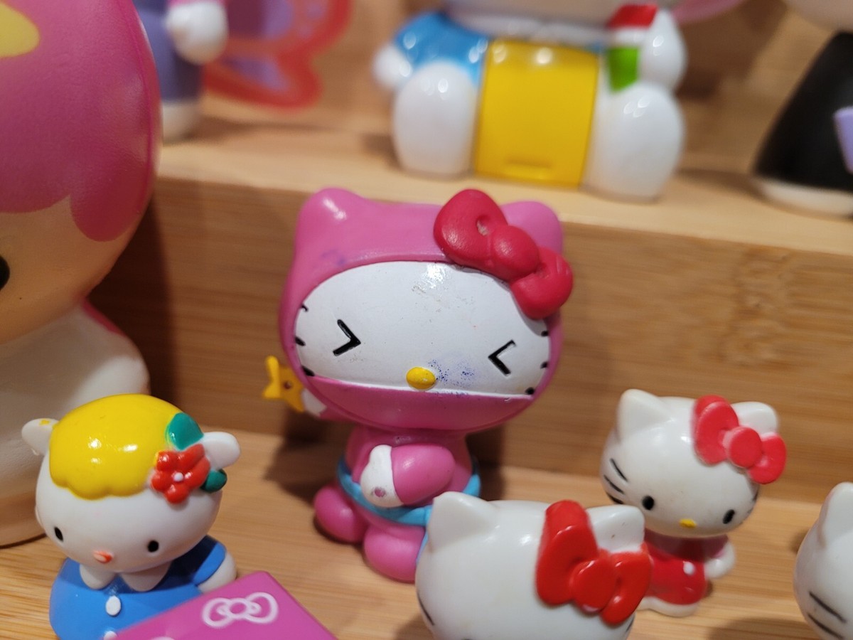 2009 Jakks Sanrio Hello Kitty TV Show Museum Compact Playset Lala