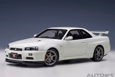AUTOart 77406 Nissan Skyline GT R (R34) V Spec II (White Pearl)