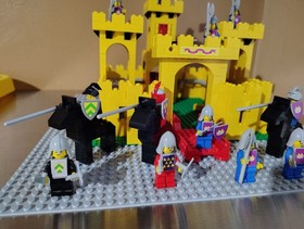 1979 Lego Yellow Castle Vintage 375 / 6075 Complete Mint Collectors Condition