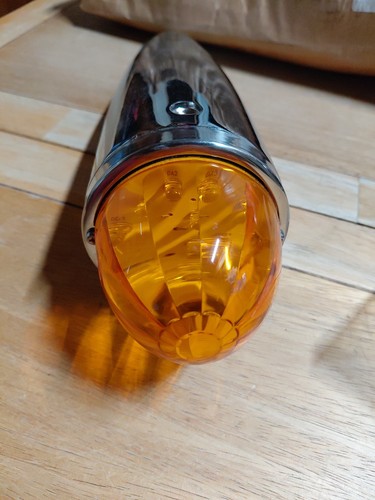 United Pacific 17 LED Watermelon Truck Cab Light Die Cast House 38511 Peterbilt - Zdjęcie 2 z 5