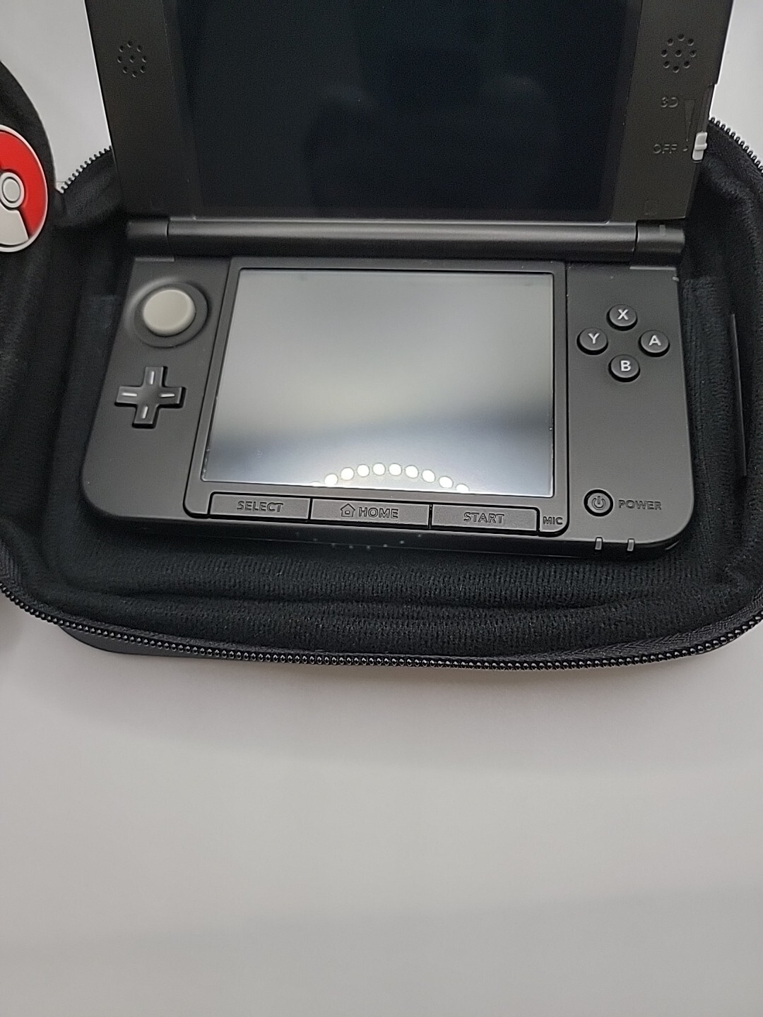 Nintendo 3DS XL Bundle 18 3DS Games, Case + Charger + Stylus Black