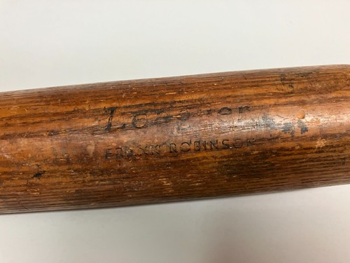 Frank Robinson 1527 "It's a Louisville" Slugger 33 inch Full Size Leaguer Bat - Picture 2 of 7