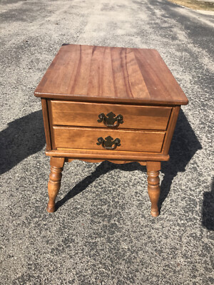 Vtg Ethan Allen Heirloom Nutmeg 2 Drawer End/Side Table - Great Condition