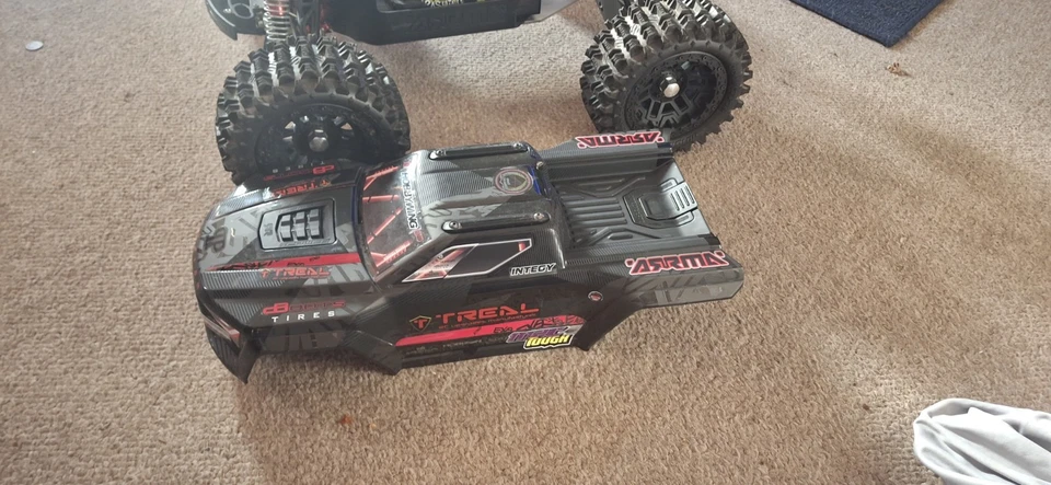 Arrma Notorious 1/8 "TOTALMENTE ACTUALIZADO" ¡LO ÚLTIMO BASE DE PASTELES DE CARNE!! Foto 2 de 3