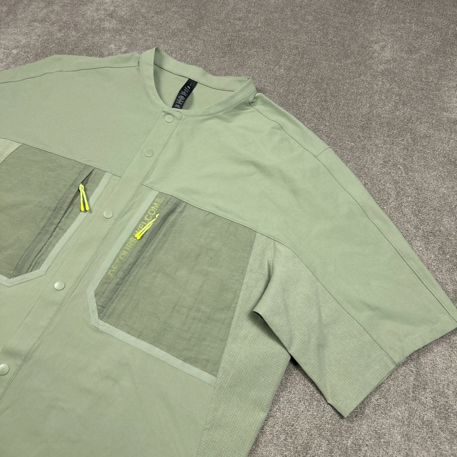 Lululemon Hiking Shirt Mens Large Laurel Green S/S Nylon Stretch Water Repellent
Opens in a new wind