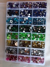 Craft Supplies Gems In 24 Compartment Plastic Case Organizer.  #B.   MO#3