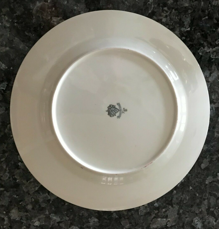 VOLITA Dinner Plate Guild Fine China Gold Border Design 10 1/2