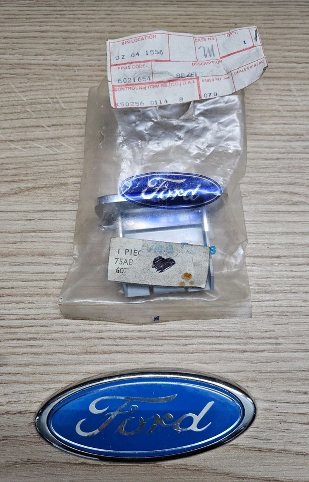 REPOSACABEZAS CROMADO FORD ESCORT MK2 INSERCIÓN MOLDURA 6021654 NUEVO STOCK ANTIGUO RARO AHORA Foto 3 de 3