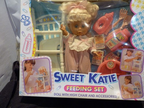 VINTAGE OLD SWEET KATIE DOLL FEEDING SET WITH HIGH CHAIR AND ACCESSORIES - Picture 3 of 8