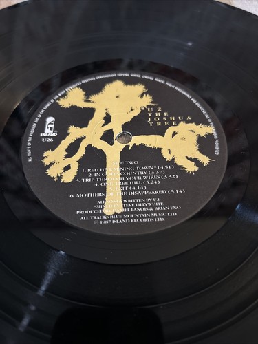 U2 – The Joshua Tree - VG/VG+ ~ Insert: VG+ ~ UK Import. Gatefold - Picture 2 of 5