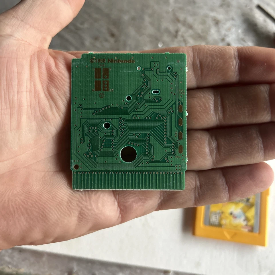 Pokemon Pikachu Yellow Edition Nintendo Game Boy Cartridge Authentic - Image 2 of 4