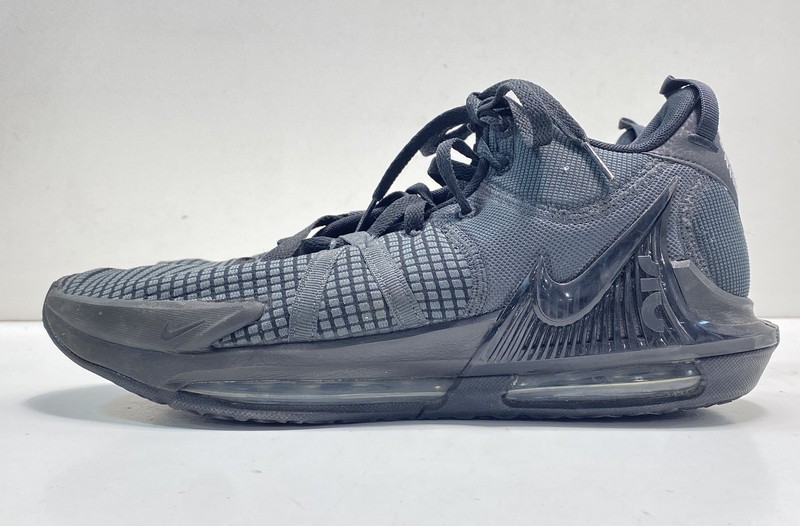 Nike Men's LeBron Witness 7 DM1123-004 Black Mesh Lace-Up Size 11.5