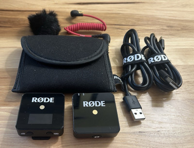 Rode Wireless GO Compact Wireless Microphone System Black.