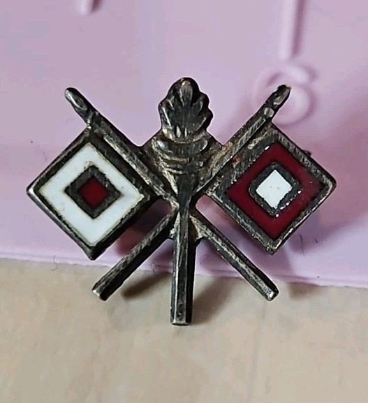 US Signal Corps WWII sterling pin back insignia