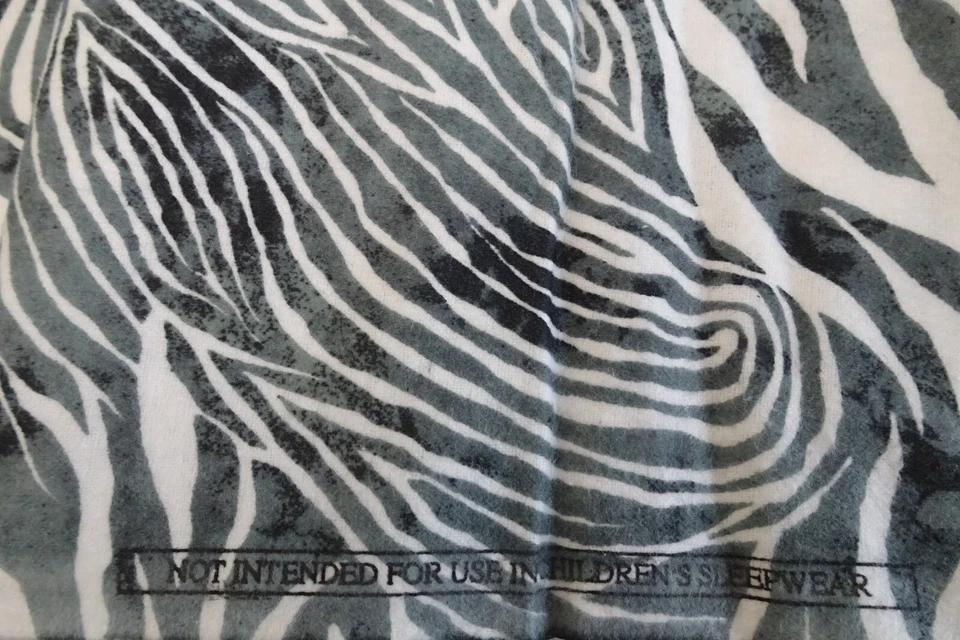 Cotton Flannel Fabric 1 yd4"x45" Zoo Exotic Animals Zebra Black White Gray - Image 4 of 4