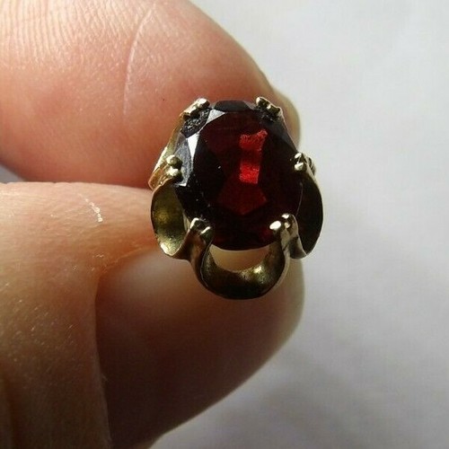9 CARAT YELLOW GOLD & GARNET FLOWER STUD PIERCED EARRINGS ZNWA54-6 - Picture 2 of 9