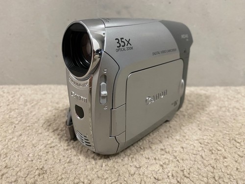 Canon MD140 Digital Video Camcorder w/ Battery + Charger - Picture 3 of 12
