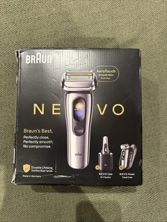 Braun Nevo 17010c Electric Shaver. 7in1 Cleaning Tower And Power Travel Case