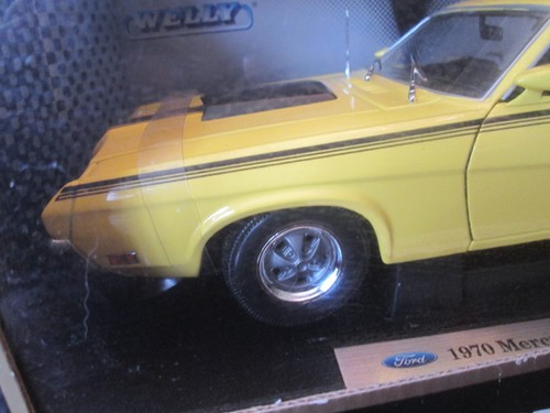 Welly 1970 Mercury Cougar Eliminator Yellow 1/18 Scale Diecast Vintage Car NOS - Picture 2 of 7